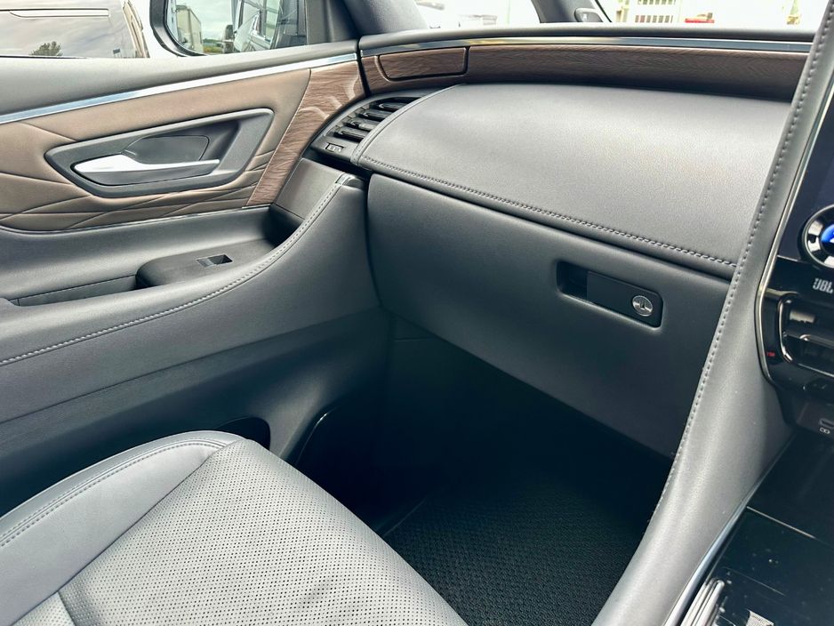 2025 Toyota Alphard