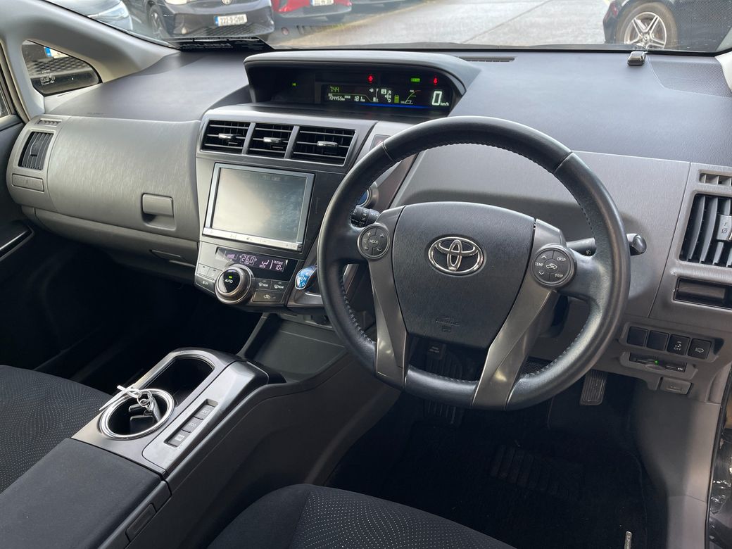 2013 Toyota Prius Alpha