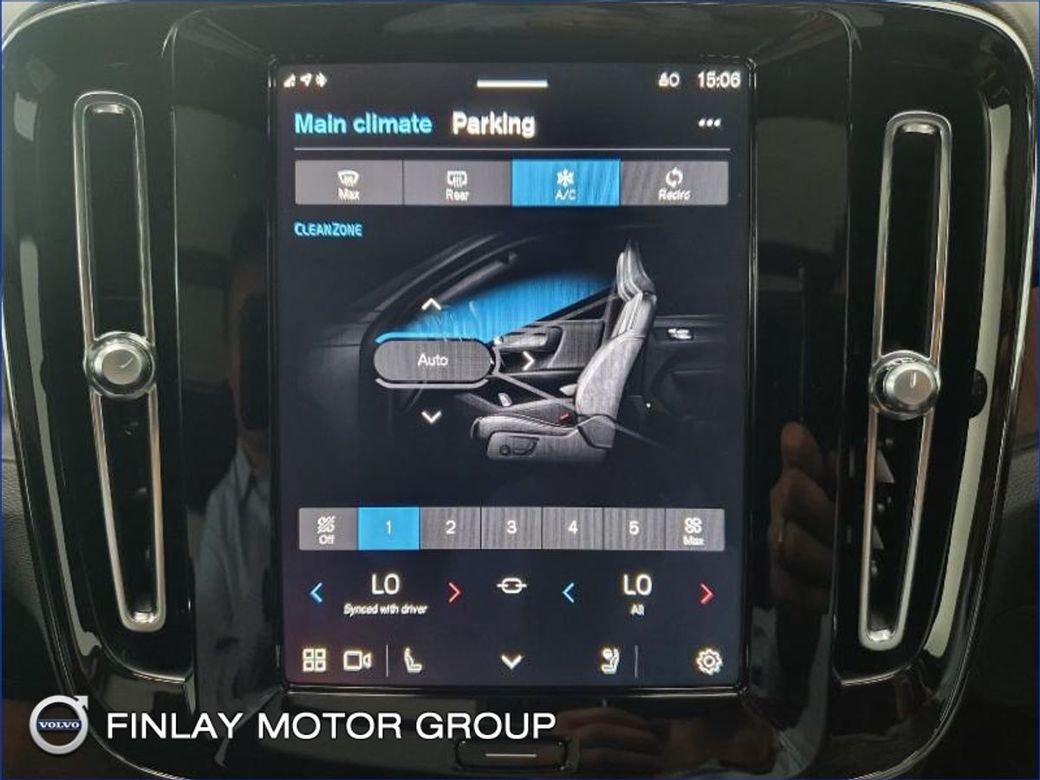 2025 Volvo Ex40