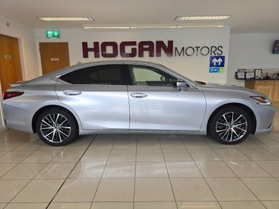 2025 Lexus ES 300h
