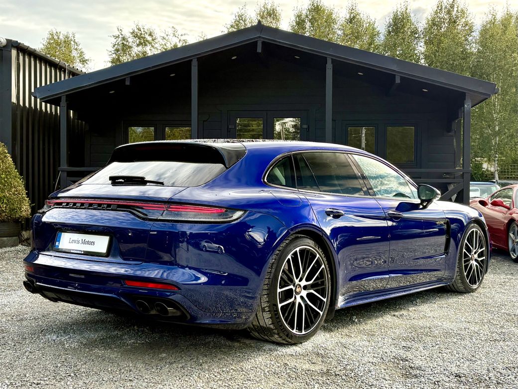 2022 Porsche Panamera