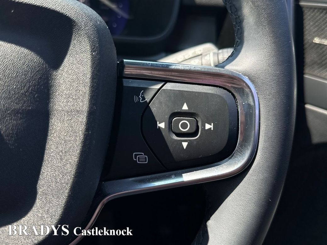 2023 Volvo XC40