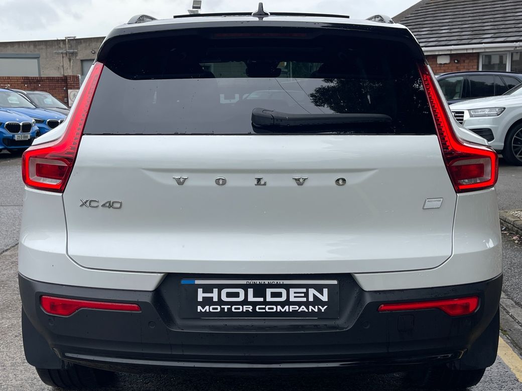 2022 Volvo XC40