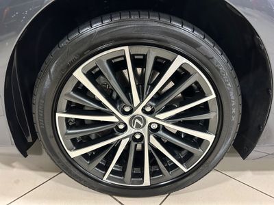 2023 Lexus ES 300h
