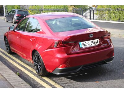 2015 Lexus IS 300h