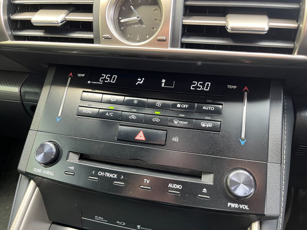 2013 Lexus IS 300h