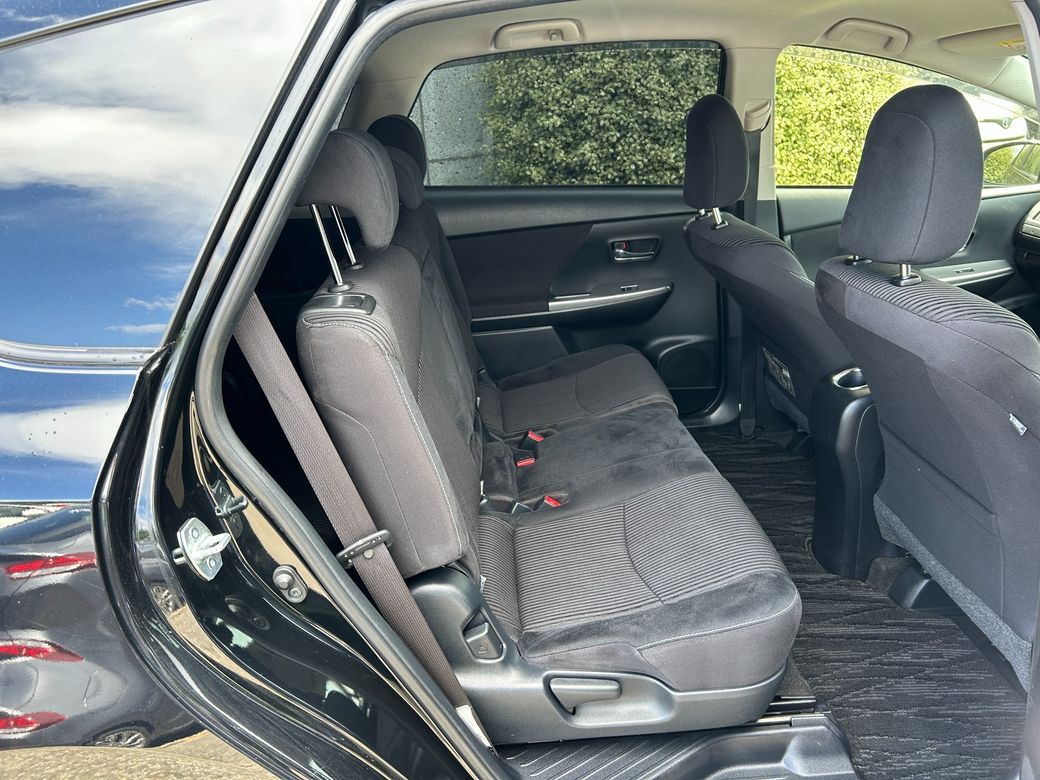 2016 Toyota Prius Alpha