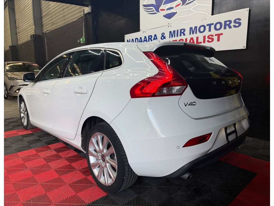 2015 Volvo V40