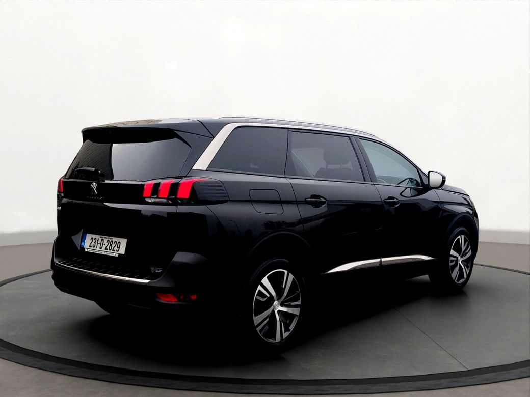 2023 Peugeot 5008