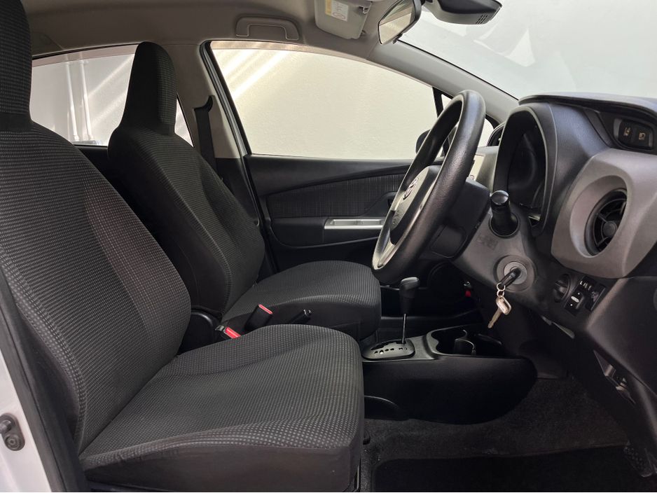2016 Toyota Vitz