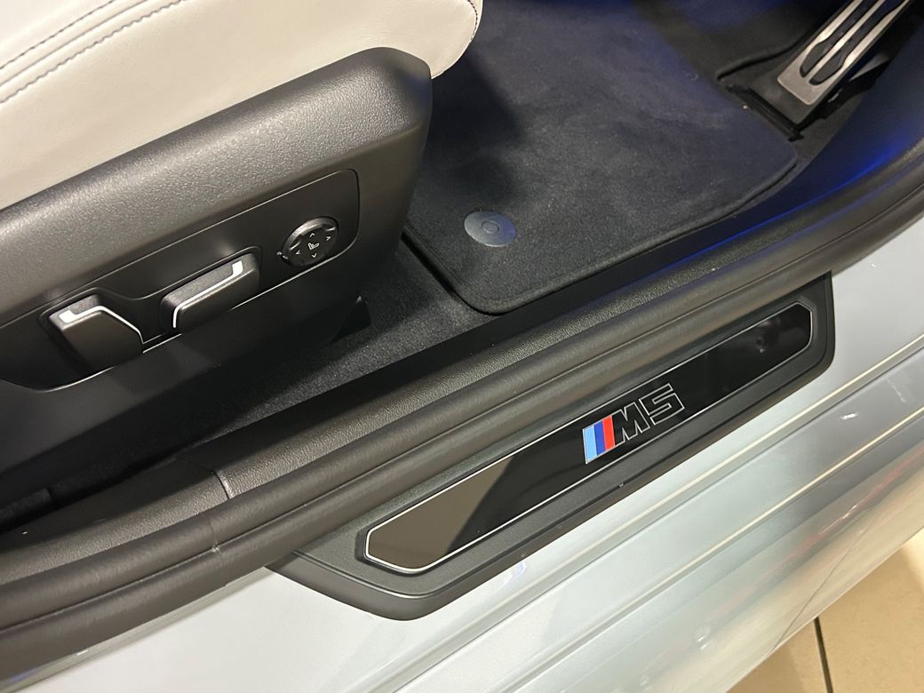 2025 BMW M5