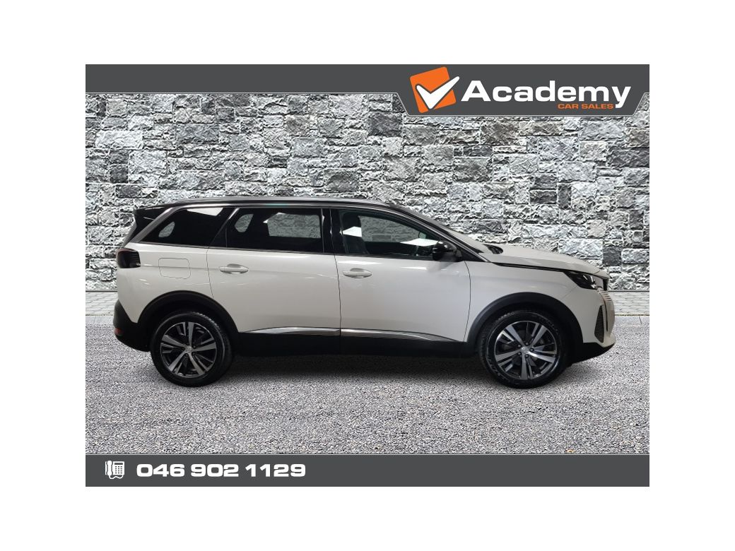 2024 Peugeot 5008