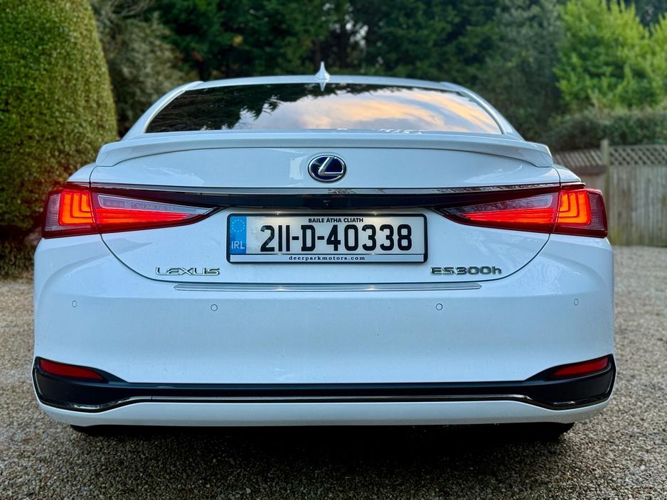 2021 Lexus ES 300h