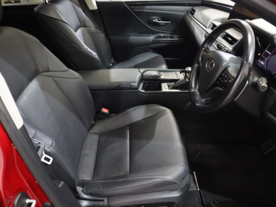 2021 Lexus ES 300h