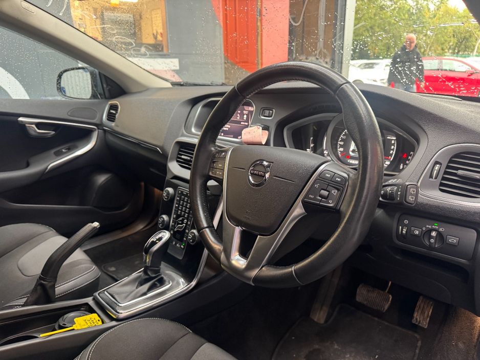 2018 Volvo V40