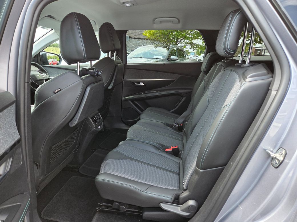 2022 Peugeot 5008