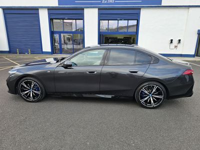 2025 BMW i5
