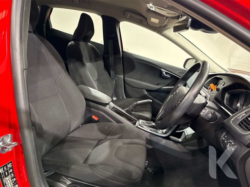 2019 Volvo V40
