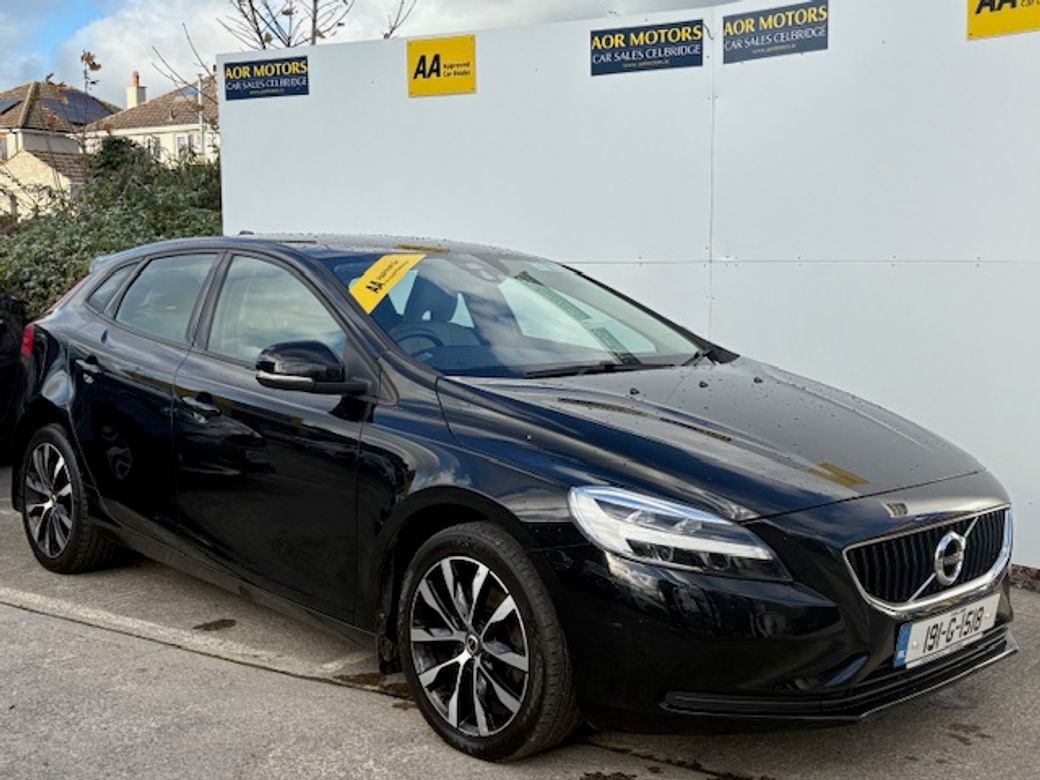 2019 Volvo V40
