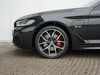 2022 BMW 530