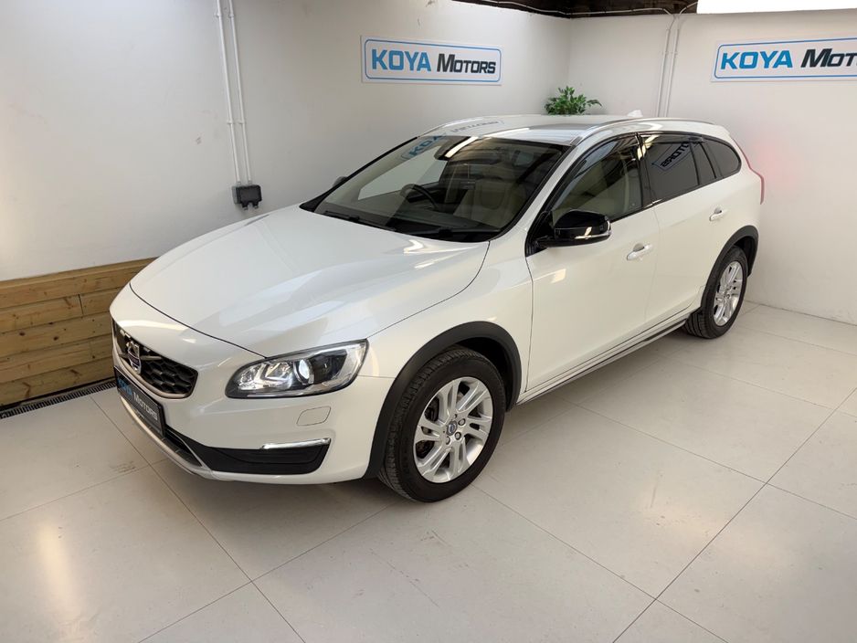 2017 Volvo V60 Cross Country
