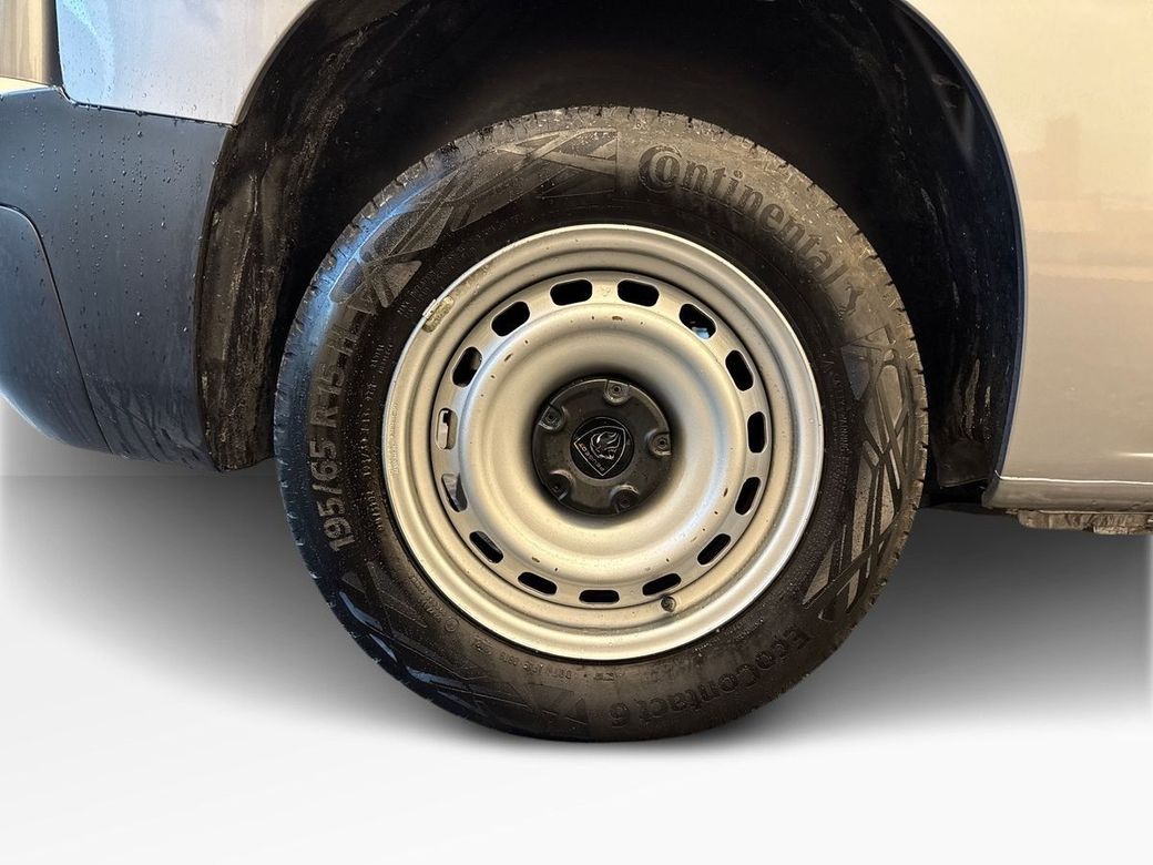 2025 Peugeot Partner