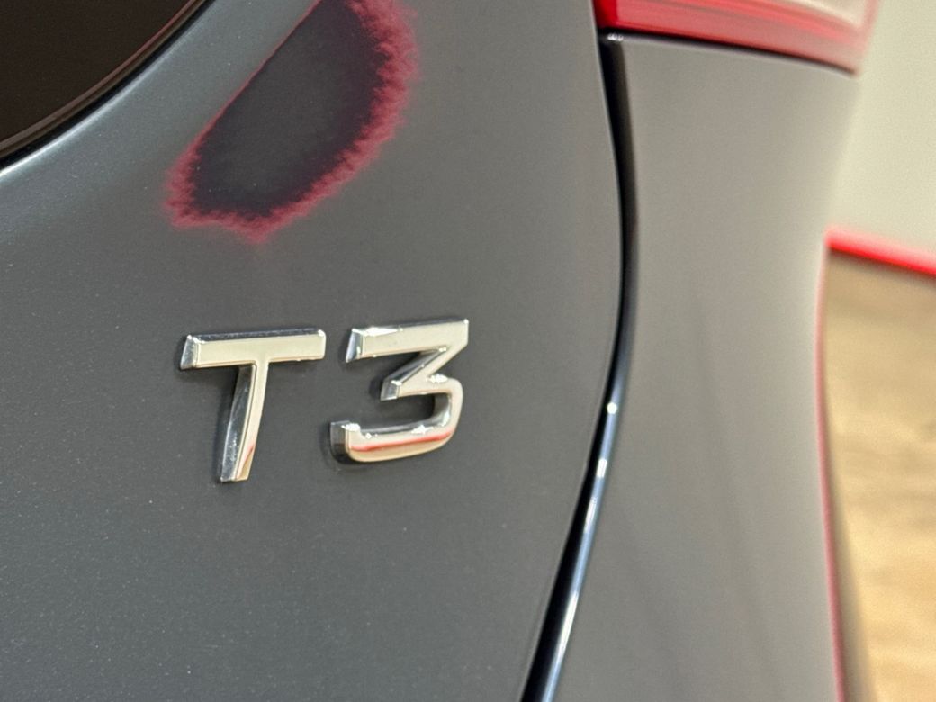 2018 Volvo V40