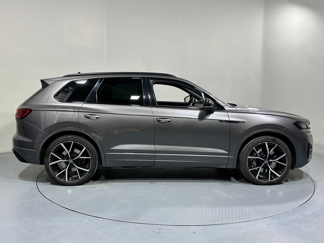 2022 Volkswagen Touareg