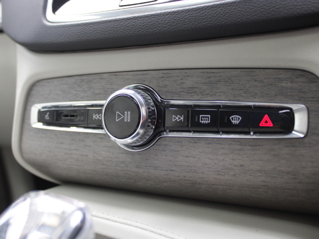 2022 Volvo XC90