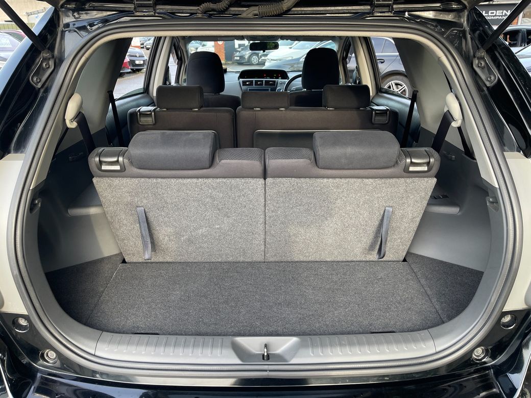 2013 Toyota Prius Alpha