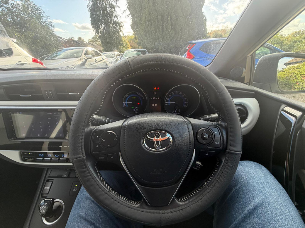 2016 Toyota Auris