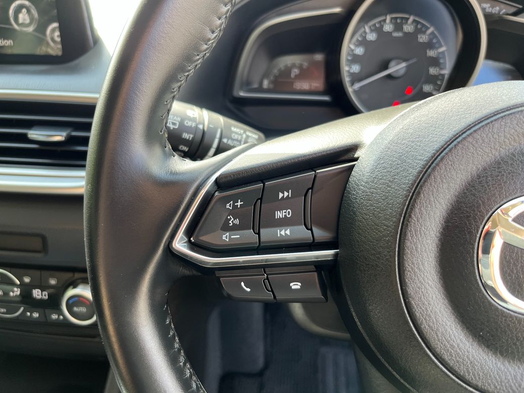 2018 Mazda Axela