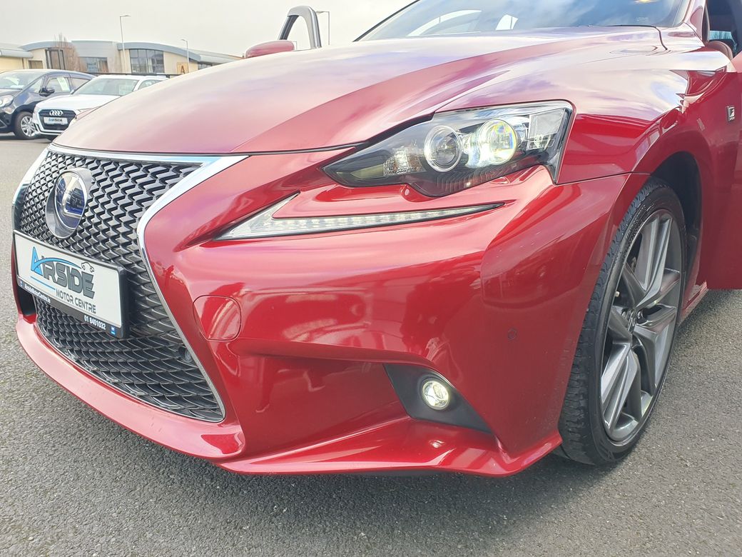 2015 Lexus IS 300h