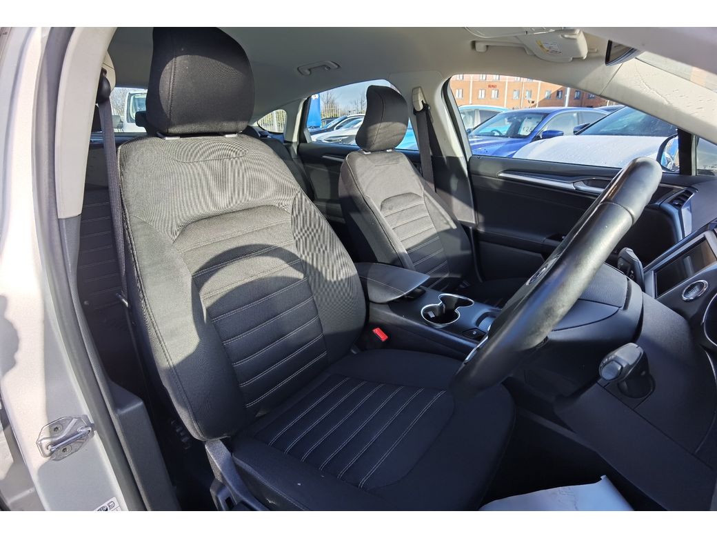2021 Ford Mondeo