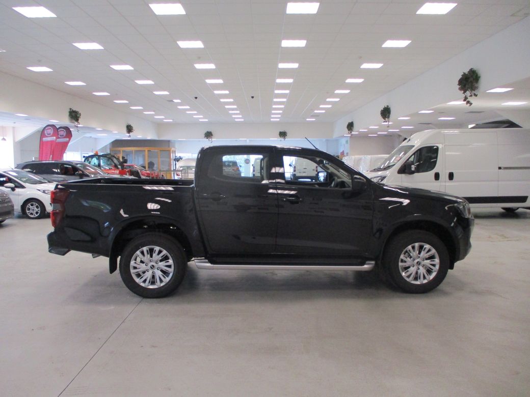 2025 Isuzu D-MAX