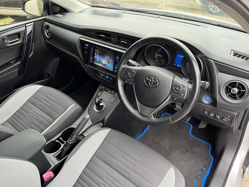 2016 Toyota Auris