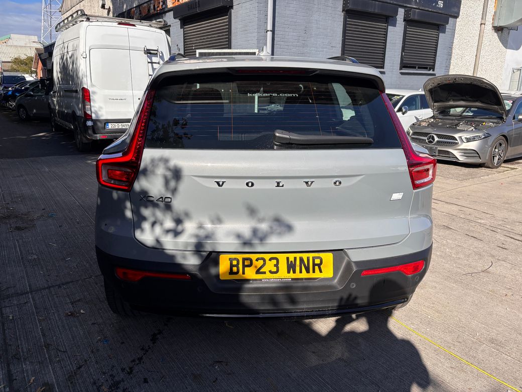 2023 Volvo XC40