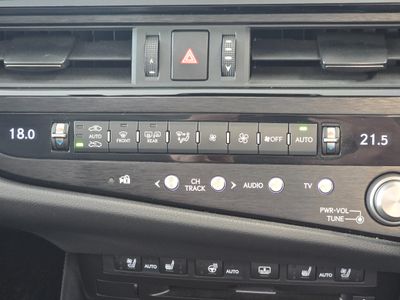 2022 Lexus ES 300h