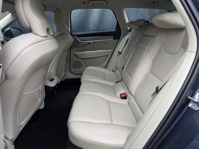 2020 Volvo V90