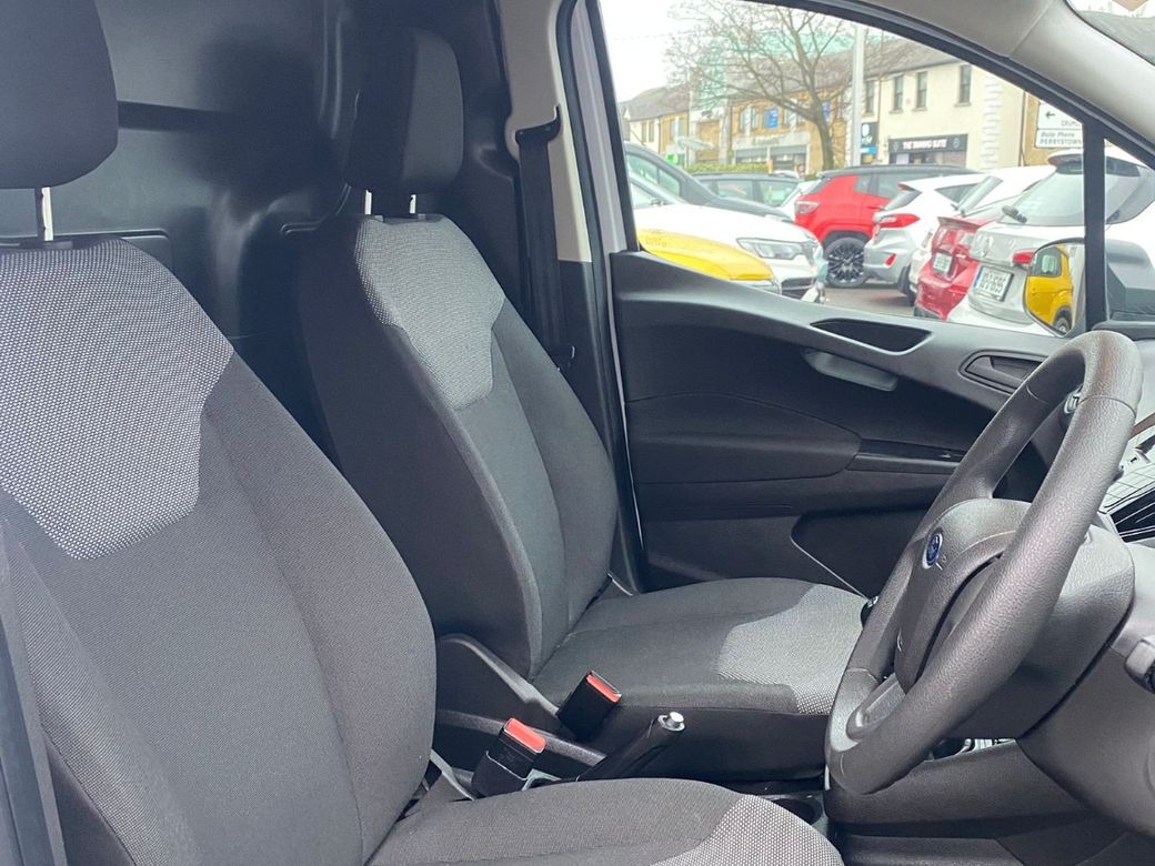 2022 Ford Transit Courier