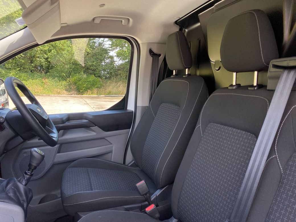 2025 Ford Transit Custom