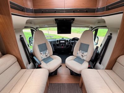 2014 AUTOTRAIL  TRACKER EKS LOW PROFILE R.H.D