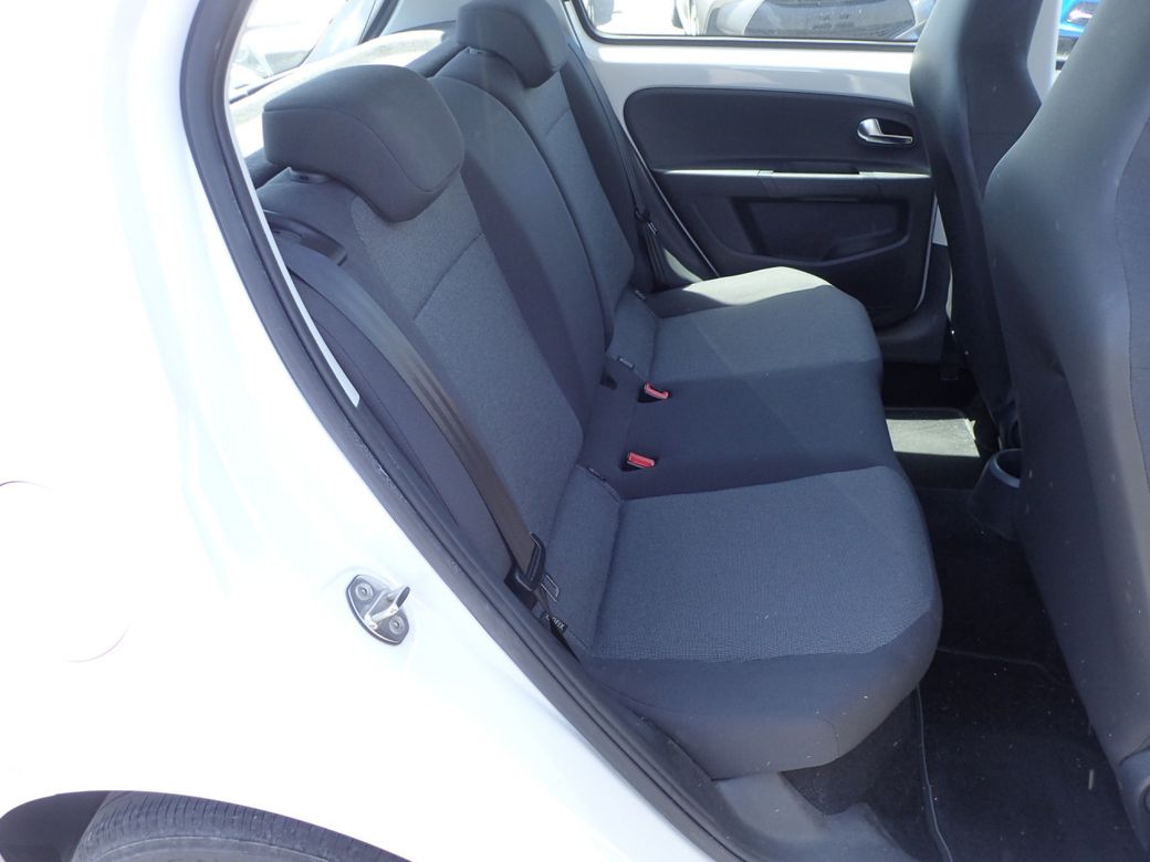 2016 Volkswagen up!