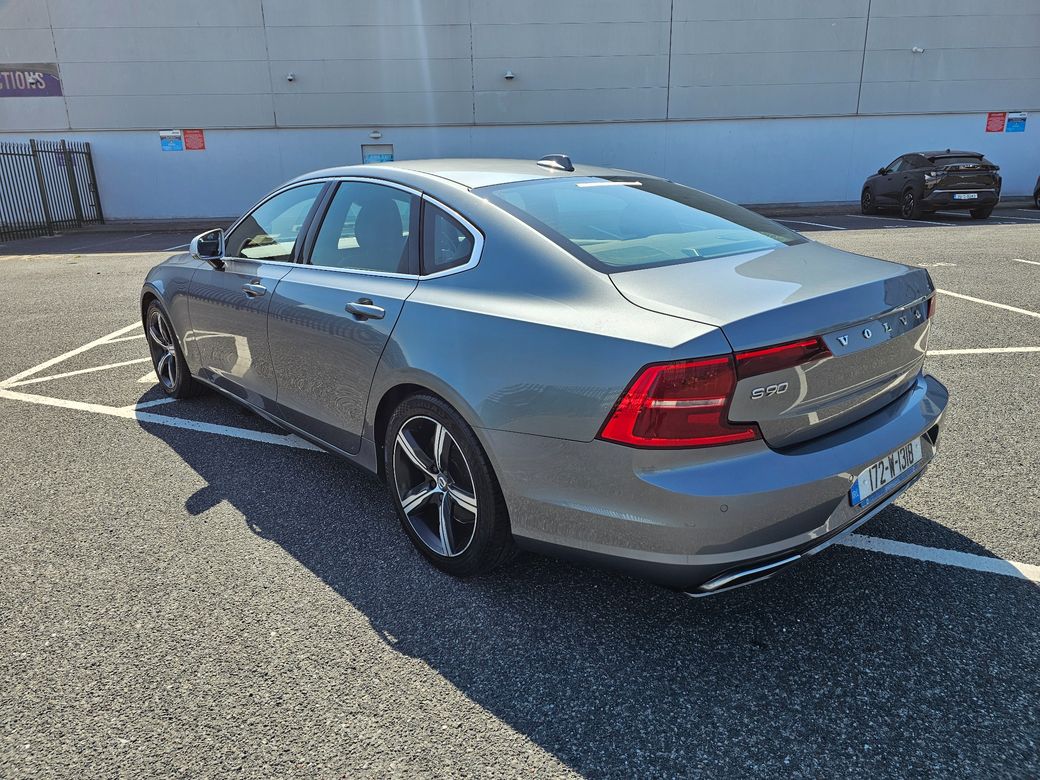 2017 Volvo S90