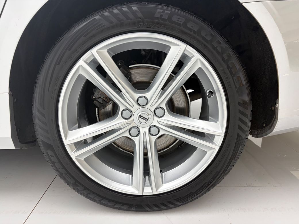 2021 Volvo S90