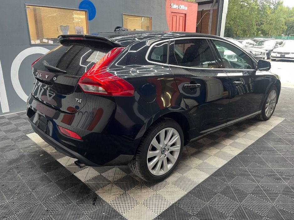 2015 Volvo V40
