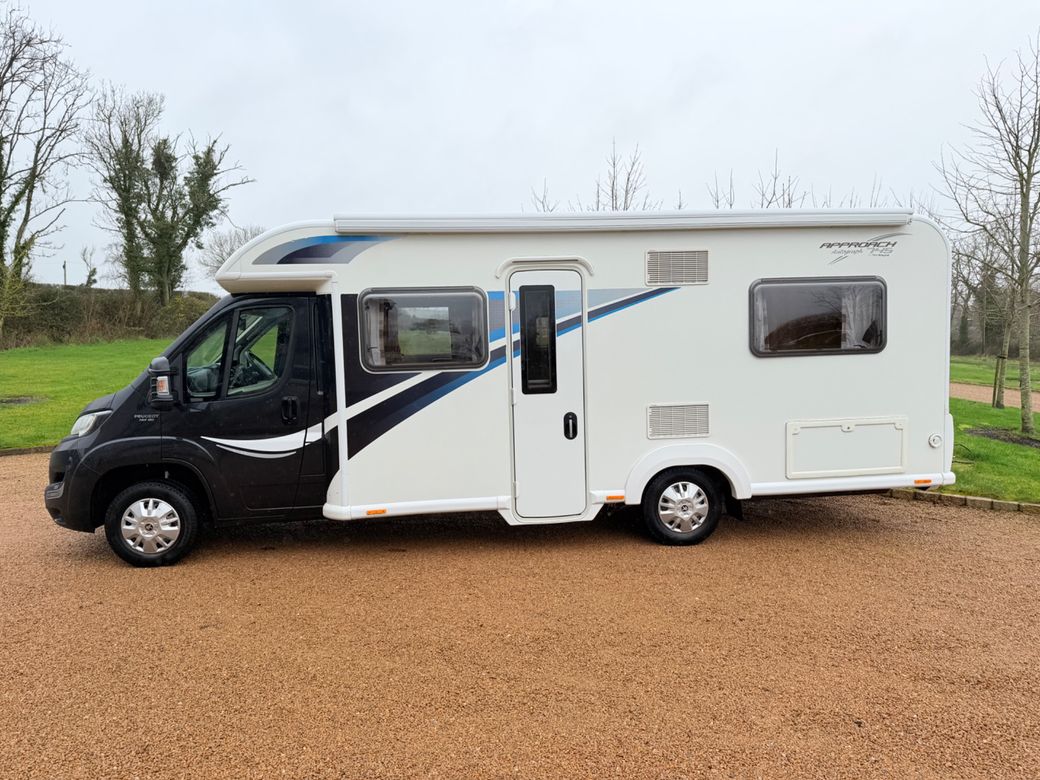 2016 BAILEY APPROACH  AUTOGRAPH 745 R.H.D LOW PROFILE 