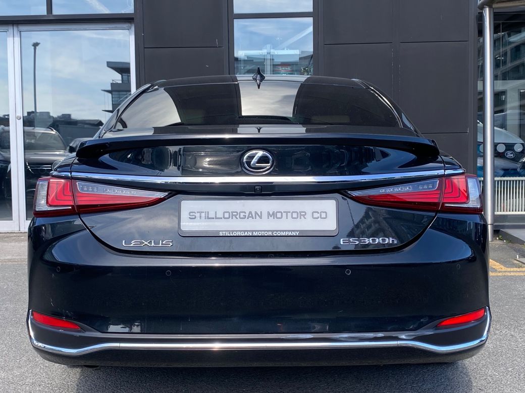 2023 Lexus ES 300h