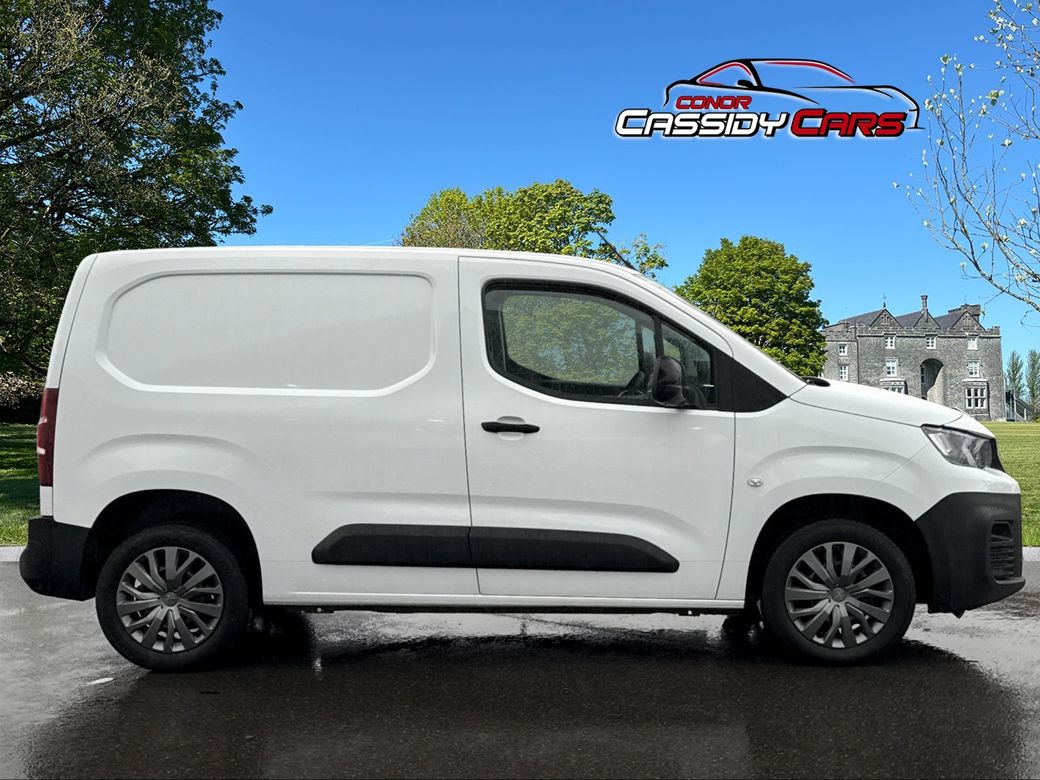 2022 Peugeot Partner