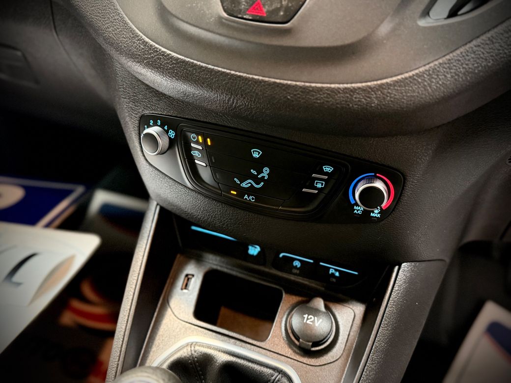 2023 Ford Transit Courier